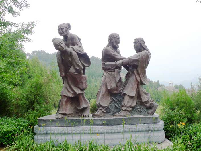 清东陵万佛园：融合风水与环境优势的安息圣